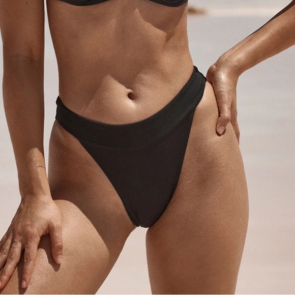 NWT Monday Swimwear Bikini set. Barbados Top (L), Argentina bottom (S). Pear - Picture 10 of 10